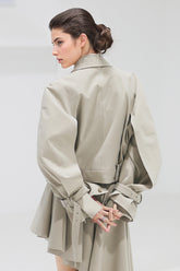 Doppellagige Kurzjacke mit Gürtel - Khaki