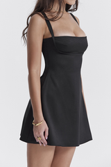 Mini-robe noire en canne