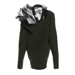 Pull en maille côtelée à col en V avec empiècement en tulle à découpes asymétriques