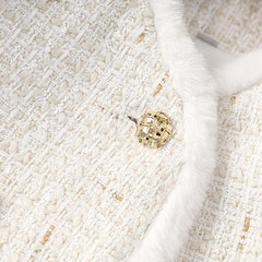 Edle Tweedjacke mit Stehkragen, Knopfleiste, Lurex-Stich und Gürtel, Kunstpelzbesatz