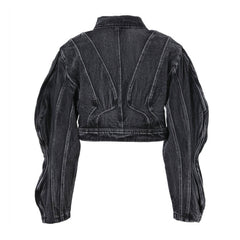Coole, kurze Jeansjacke mit 3D-Wellenärmeln, gefaltetem Kragen und Button-Down-Kragen