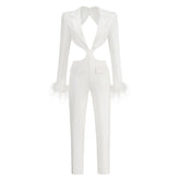 Reverskragen mit CutOut-Federbesatz, langärmliger, gepolsterter, rückenfreier Blazer-Jumpsuit