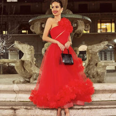 Robe longue évasée à une épaule en tulle avec appliques florales 3D exagérées