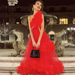 Robe longue évasée à une épaule en tulle avec appliques florales 3D exagérées