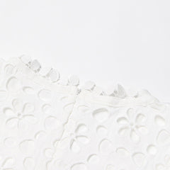 Robe longue ajustée et évasée en broderie anglaise à manches mi-longues et bordure en dentelle féminine