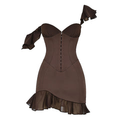 Robe de soirée courte en satin brillant à col en cœur et à volants