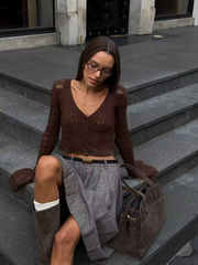 V-neck solid color short knit top