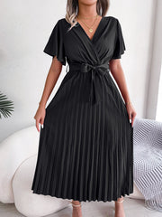 Plissiertes Midikleid mit V-Ausschnitt und Bindegürtel