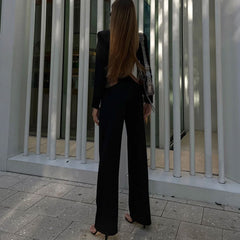 Passendes Set mit Cut-Out-Hose mit niedriger Taille und verkürztem Blazer in Metallic-Kette - Schwarz