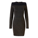 Metallic-gestreiftes, langärmliges, figurbetontes Mini-Partykleid aus Strick mit Knopfdetail