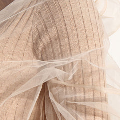 Modernes, transparentes Crop-Top aus Rippstrick mit herzförmigem Ausschnitt und langen Ärmeln