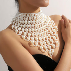 Opulente, ausgehöhlte, mehrlagige Imitation-Barockperlen-Lätzchen-Choker-Körperkette