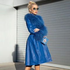 Trench-coat mi-long en cuir d'agneau avec col en fausse fourrure orné et boutons à manches longues