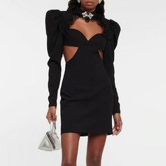 Robe courte moulante sexy à col haut et bordure en dentelle avec manches bouffantes et découpes