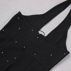 Combinaison moulante sexy à lacets et strass avec décolleté en V profond et dos nu