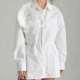 CHEMISE BLANCHE À BOUTONNAGES AVEC FLEURS