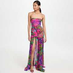 Robe de soirée longue sans bretelles à volants transparents et taille basse avec imprimé feuilles tropicales et fente sur la cuisse
