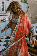 Kimono mit Blumen-Kranich-Print und Gürtel