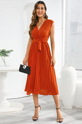 Plissiertes Midikleid mit Gürtel