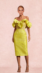 Gelbes, schulterfreies, plissiertes Midi-Bodycon-Kleid