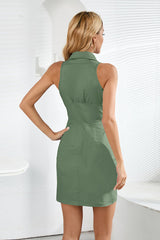 Ärmelloses Jeanskleid mit V-Ausschnitt