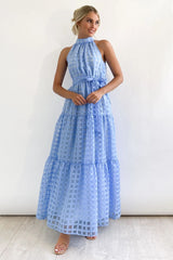 Robe longue à carreaux avec col licou et ceinture nouée