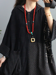 Lockeres Kleid aus karierter Baumwolle mit großen Taschen und Kapuze