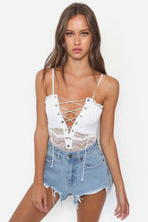 Body et lingerie en dentelle ajourée