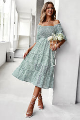 Schulterfreies, gesmoktes Midikleid