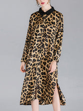 Ivy Vintage – Midikleid mit kontrastierendem Reverskragen und Animalprint sowie geknöpftem Gürtel