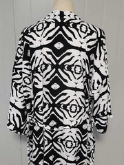 Robe longue kimono en polyester imprimé de couleur noire