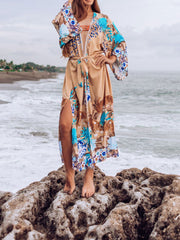 Robe de plage longue en coton à imprimé floral avec gros oiseau sur couleur marron