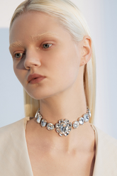 Collier ras du cou en diamants scintillants