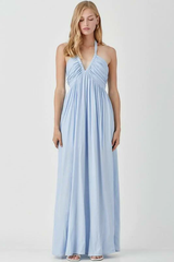 Olivia – Neckholder-Maxikleid in Misty Blue