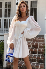 Mini-Bustier-Skaterkleid aus Satin