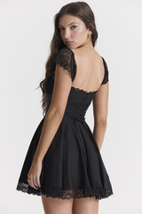Robe courte trapèze noire Kaia