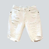 Weiße Herren-Shorts im Used-Look