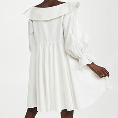 Robe babydoll mini à col Chelsea et manches ballon en V - Blanc