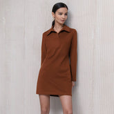Minimalistisches Einfarbiges Langarm-Minikleid Mit Spitzkragen - Braun