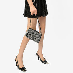 Moderne Slingback-Pumps aus Lackleder mit quadratischer Zehenpartie aus Metall - Schwarz