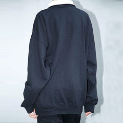 Oversize-Sweatshirt mit überschnittener Schulter, halbem Reißverschluss und Kragen, besticktem Besatz - Marineblau