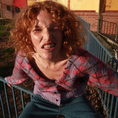 Oversize-Cardigan mit Rippenmuster und Knöpfen, langärmlig, Argyle-Muster - Lila