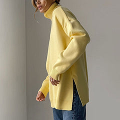 Oversize Rollkragenpullover mit langen Ärmeln und Schlitzbesatz - Gelb