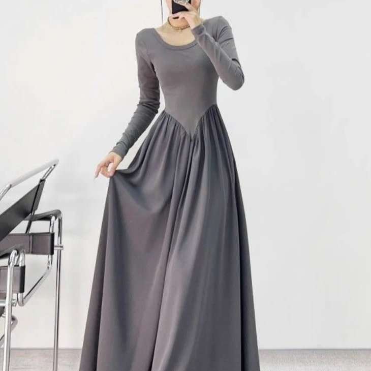 GRAUES MAXI-Kleid mit V-Taille