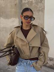 Loose-fitting short double-breasted jacket