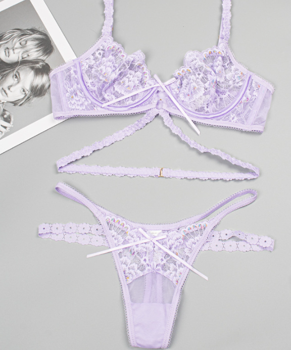 Dessous-Set mit Riemchen und floralem Muster aus transparenter Spitze