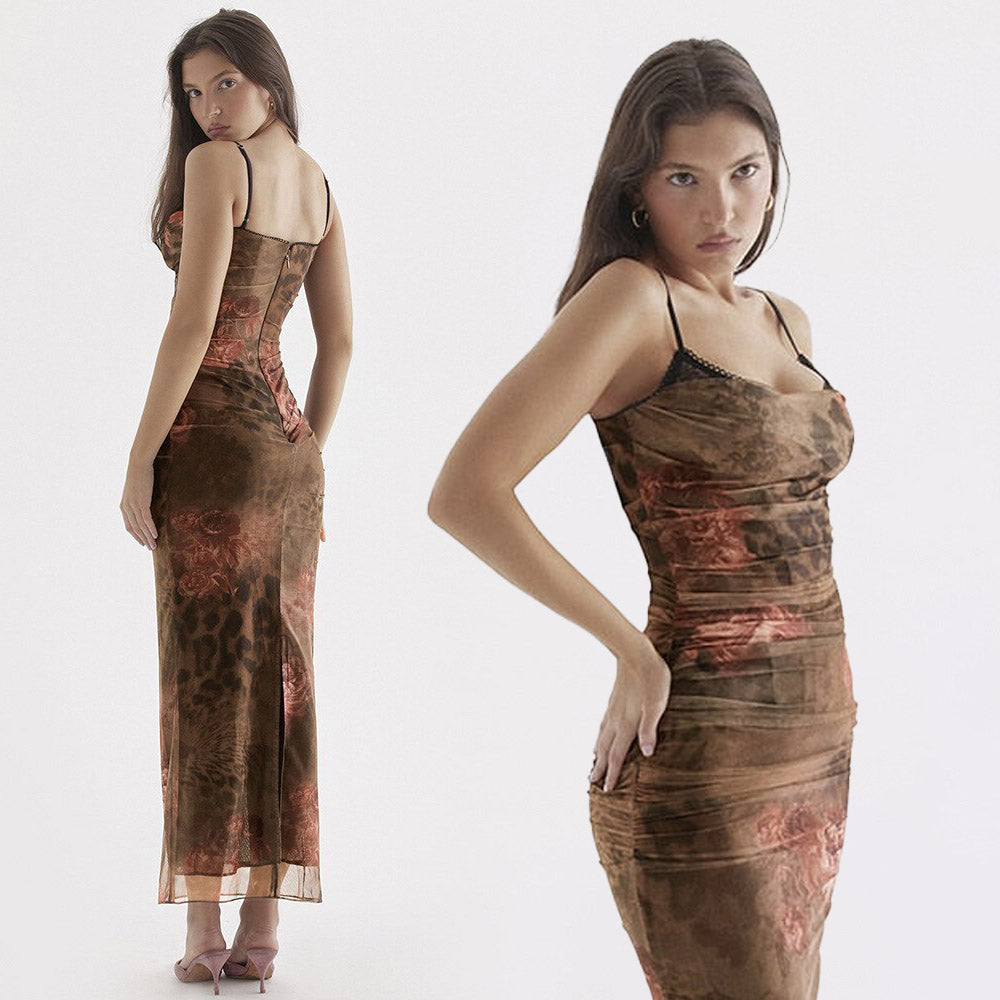 Robe longue moulante imprimée marron AKIRA avec BRETELLES