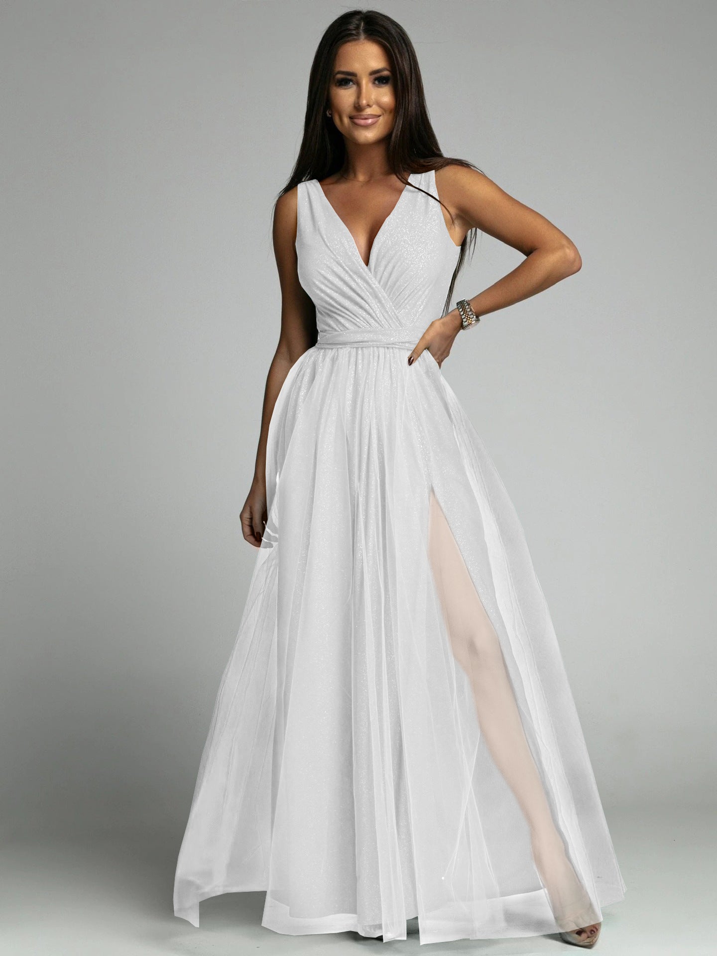 Robe mi-longue en maille à dos nu et décolleté plongeant