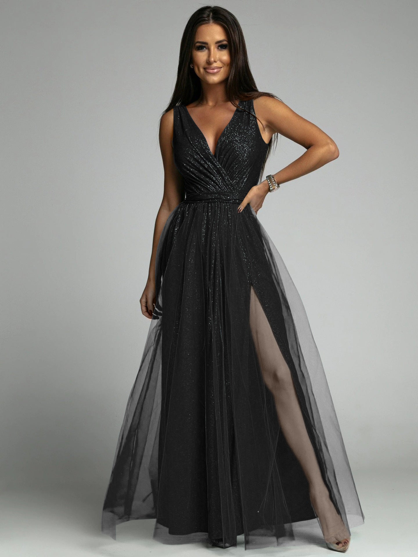 Robe mi-longue en maille à dos nu et décolleté plongeant
