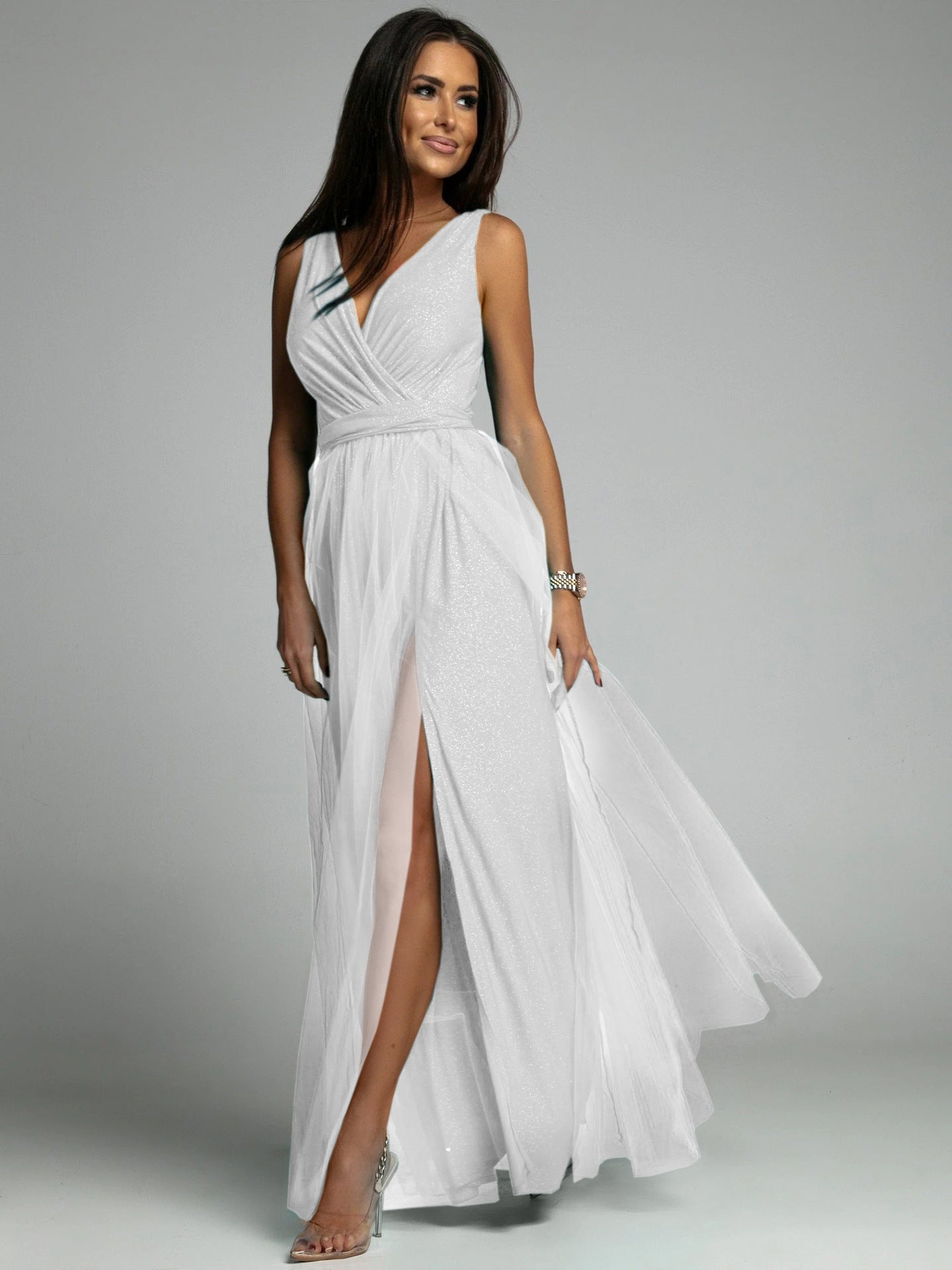 Robe mi-longue en maille à dos nu et décolleté plongeant
